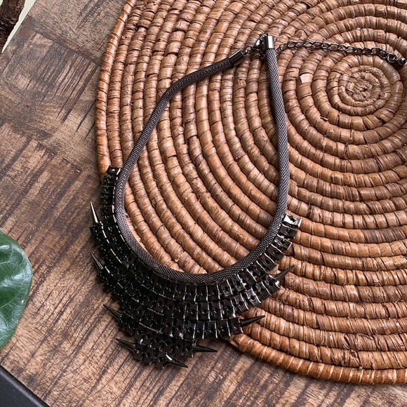 Spiky drop statement metal necklace - Picture 5 of 6